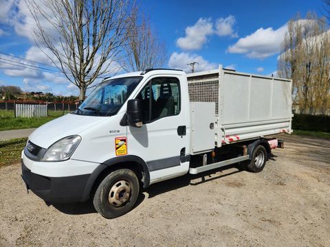 IVECO Camion - porteur > 3,5 t 2011 occasion Tarbes 65000