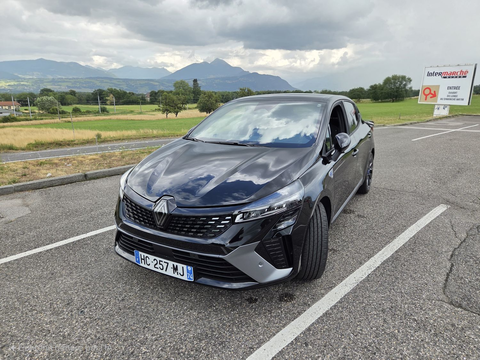 Renault Clio V Clio E-Tech full hybrid 145 GSR2 Esprit Alpine 2025 occasion Reignier 74930