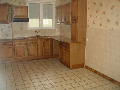   ARTIX 64170 Centre ville F5 +Parking priv� +Espace vert Appartement - 5 pi�ce(s) - 94 m�