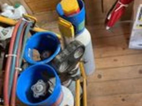   Chalumeau complet oxygène acétylène sur chariot 
Bon état 
