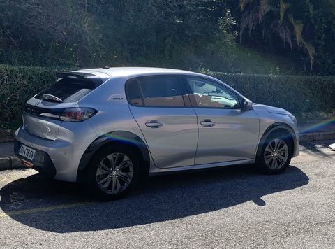 Peugeot 208 Electrique 50 kWh 136ch Allure Pack 2021 occasion Nice 06200