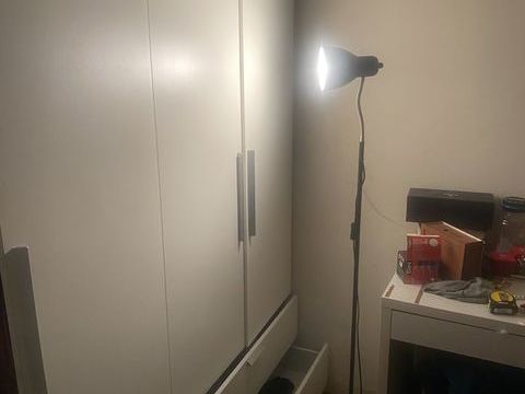 À VENDRE ? GRANDE ARMOIRE AVEC PENDERIE ? 150 € NÉGOCIABLE Asnières-sur-Seine (92)