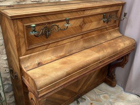Piano droit Faucké Siran (34)