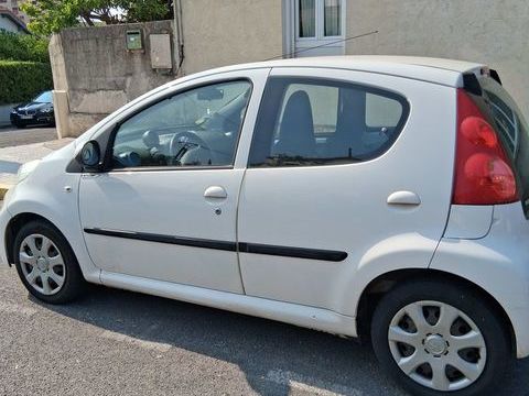Peugeot 107 1.0e 12V 68ch BLUE LION Urban 2010 occasion Toulon 83200