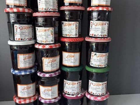 Pots de confiture de mûres faites maison Saint-Martin-Boulogne (62)