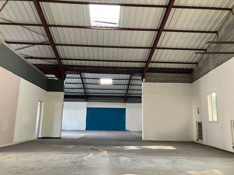 Locaux d'activit&eacute;s 340 m&sup2; La Rochelle 1985 17000 La rochelle