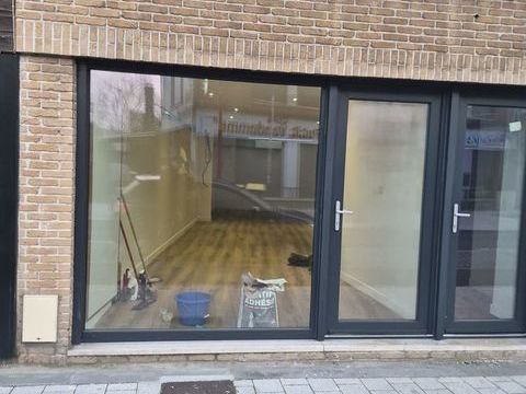 Local commercial a louer plein centre ville 0 59115 Leers