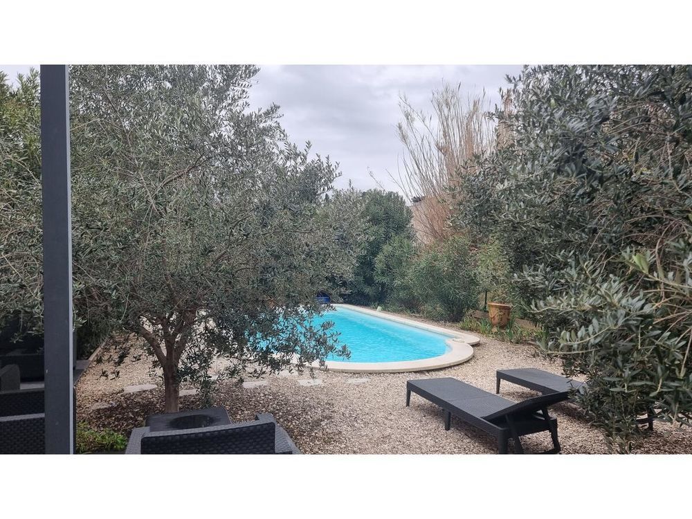 � vendre  Maison Cheval-Blanc (84460)