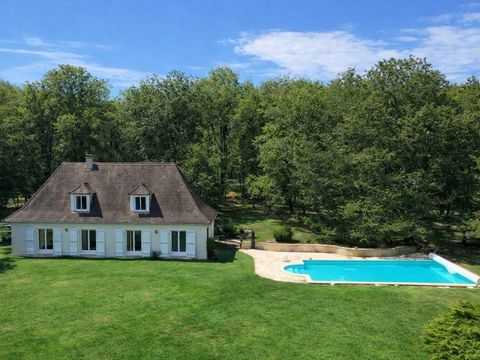   Propri�t� avec piscine - Cadre nature et vue d�gag�e Maison - 7 pi�ce(s) - 204 m�