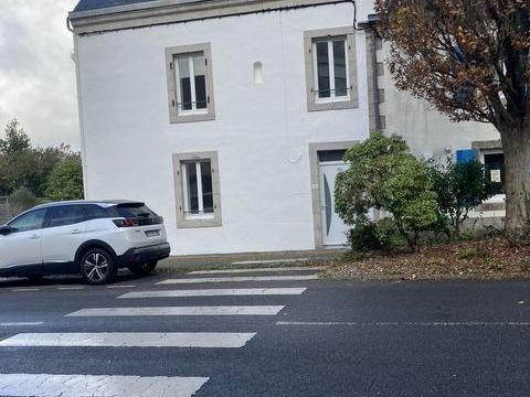   MAISON RENOUVEE AU BOURG PLUGUFFAN Maison - 3 pi�ce(s) - 62 m�