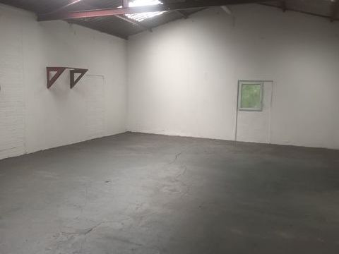   Grand local atelier magasin bureau stockage Atelier - 1 pi�ce(s) - 85 m�