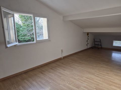   Local � usage professionnel � Raph�le les Arles Atelier - 1 pi�ce(s) - 33 m�