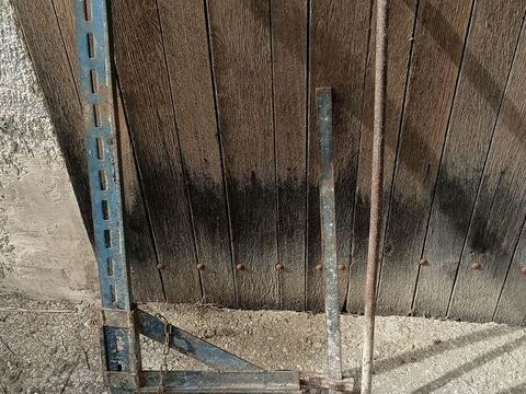 matériel de maçonnerie cause retraite 3000 26170 Buis-les-baronnies