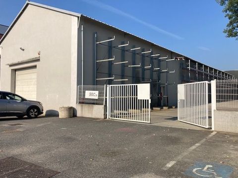 ENTREPOT A LOUER AVEC TERRAIN CHASSIEU 4100 69680 Chassieu