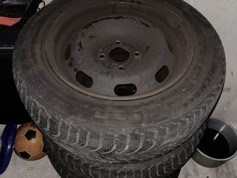 Pi&egrave;ces et &eacute;quipements Voiture Pneu voiture - roue  occasion Martigues 13500