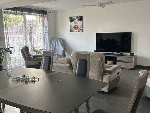   maison avec d�pendances  Maison - 5 pi�ce(s) - 147 m�