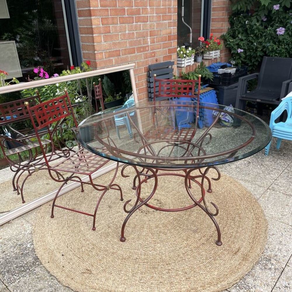 Vends table salle &agrave; manger et ses chaises Meubles