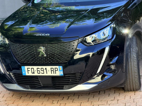 Peugeot 2008 PureTech 130 S&S EAT8 Allure Business 2021 occasion Cannes 06400