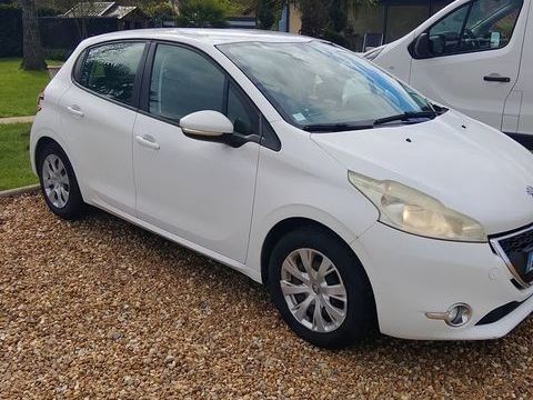 Peugeot 208 1.2 PureTech 82ch BVM5 Active 2017 occasion Arnage 72230