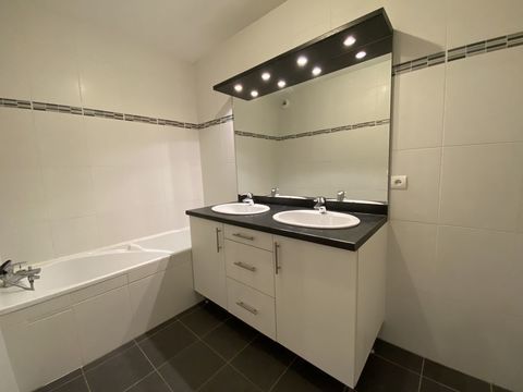  Appartement � louer 4 pi�ces 97 m� Bordeaux