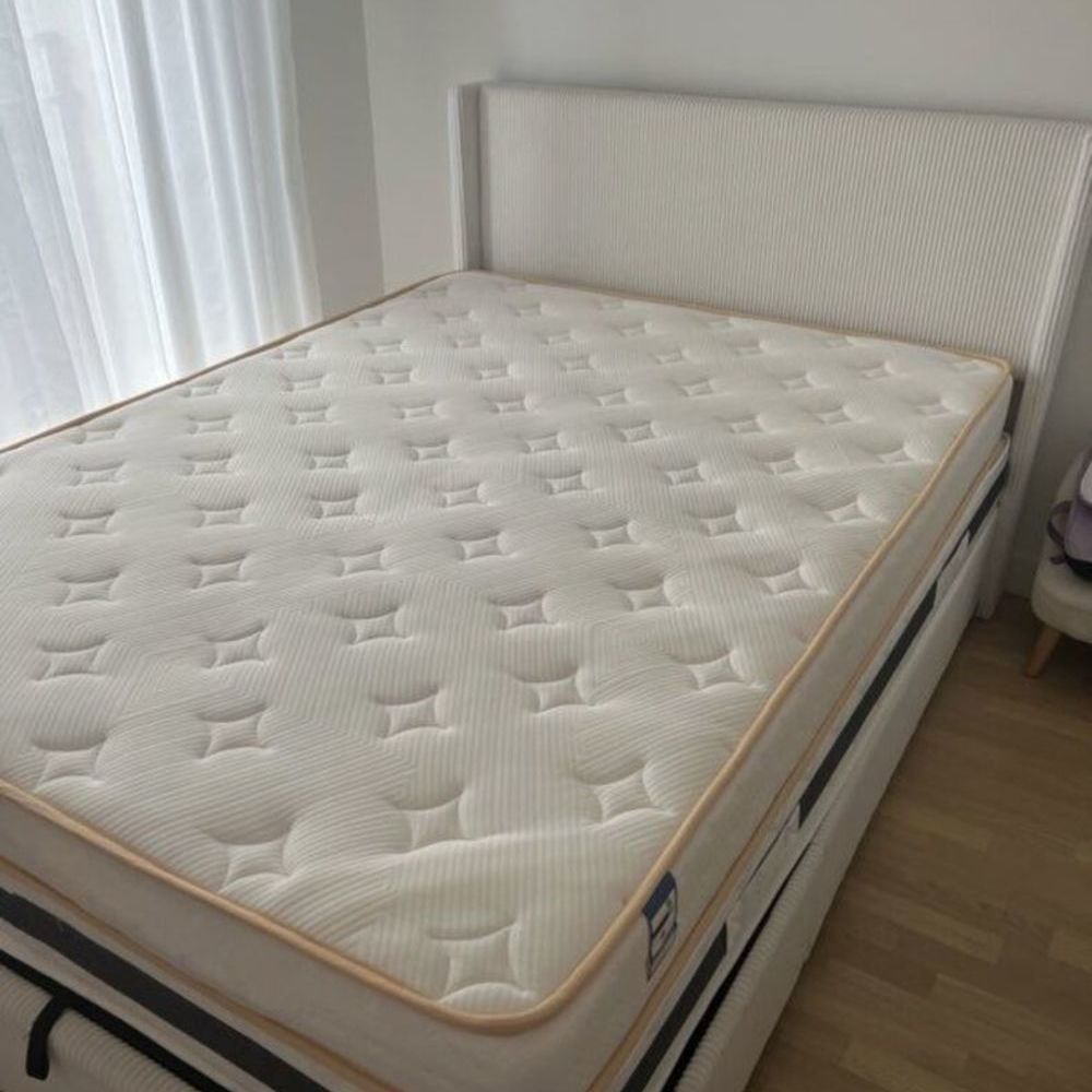 ?? Lit coffre 140x200 + 2 matelas ? Excellent &eacute;tat ? Comme Meubles