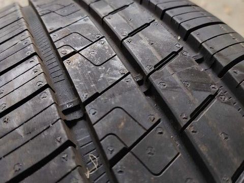 Pi&egrave;ces et &eacute;quipements Voiture Pneu voiture - roue  occasion Montb&eacute;liard 25200