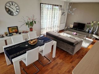  Appartement � louer 4 pi�ces 80 m�