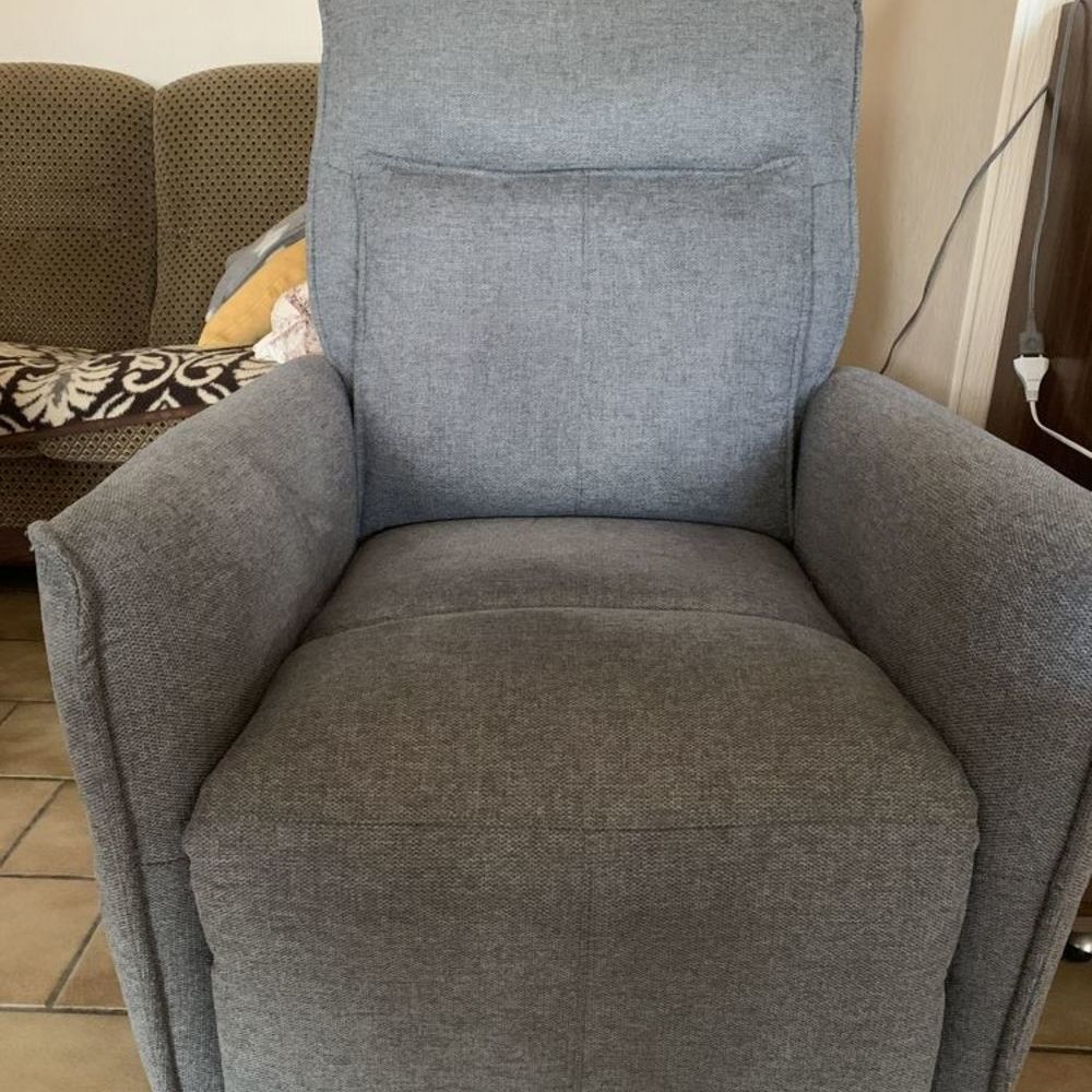 Fauteuil &eacute;lectrique tout confort &eacute;tat neuf avec facture Meubles
