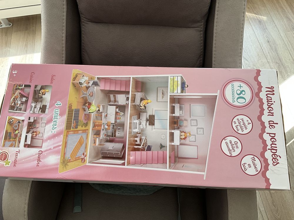 A VENDRE maison de poup&eacute;e bois Consoles et jeux vidéos