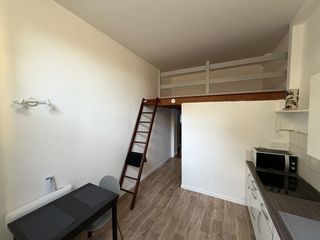  Appartement à louer 2 pièces 28 m²