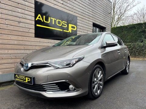 Toyota Auris Touring Sports Hybride 136h Executive 2016 occasion Pierrelaye 95480