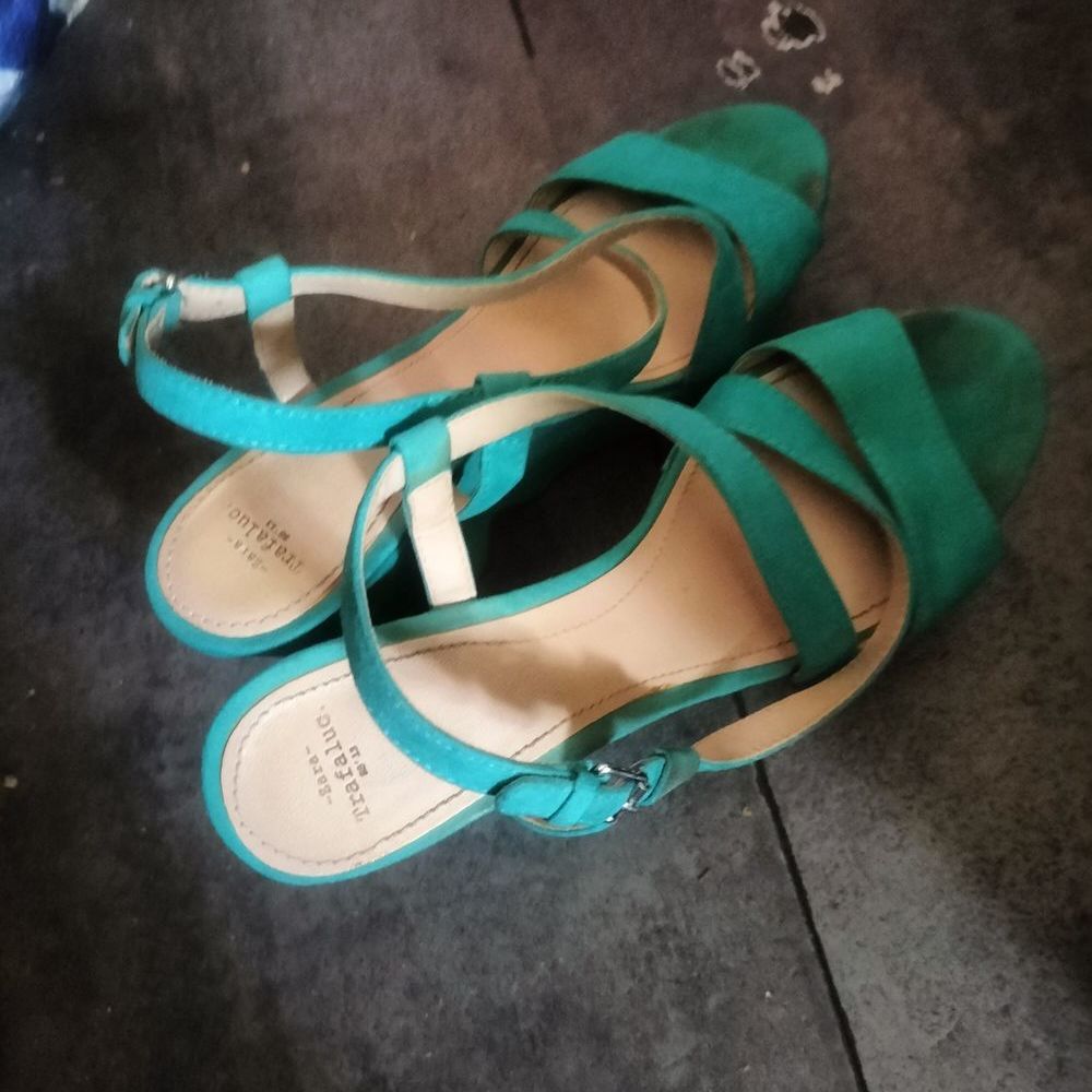 Sandale cuir Zara trafaluc pointure 36 tr&egrave;s bon &eacute;tat Chaussures