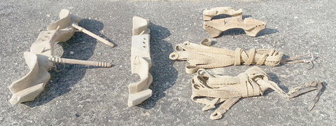 4 jougs anciens avec liens pour attelage d'origine 129 38940 Saint-clair-sur-galaure