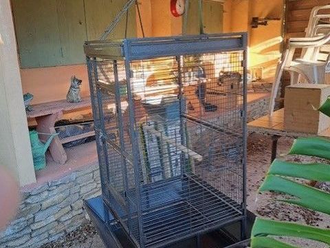 cage a perroquets 180 84420 Piolenc