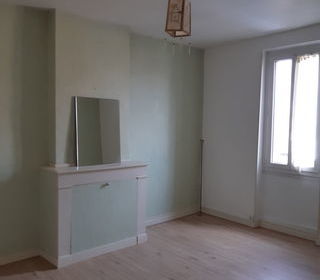  Maison à louer 7 pièces 162 m²