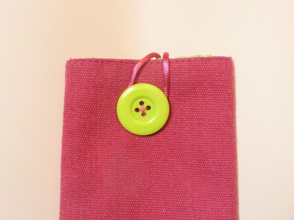 Etui &agrave; Lunettes en Tissu Rose et Vert Clair avec son Bouton Maroquinerie