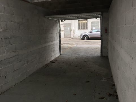  Parking / Garage  louer 20 m