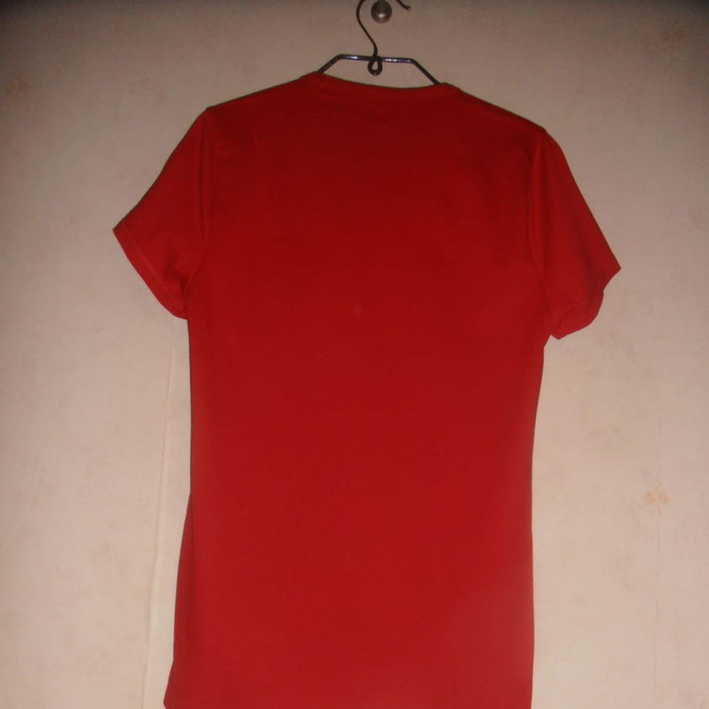 Tee-shirt rouge (V5) Vêtements