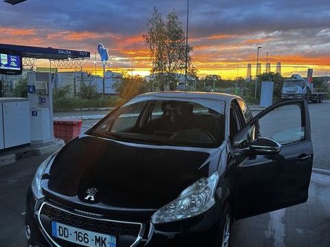 Peugeot 208 1.2 VTi 82ch BVM5 Urban Soul 2014 occasion Les Mureaux 78130