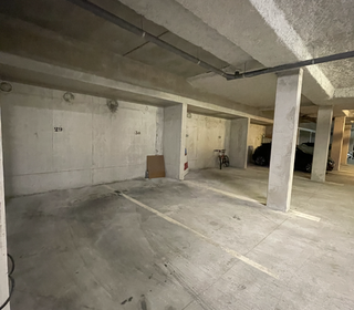  Parking / Garage � vendre 12 m�
