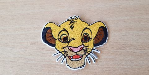 ecusson brodé 
Simba le roi lion
9x7 cm
thermocollant 5 Carnon Plage (34)