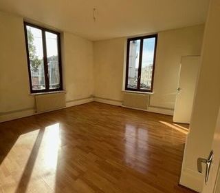  Appartement � louer 3 pi�ces 77 m�