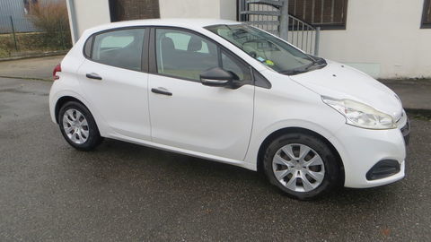 Peugeot 208 AFFAIRE 1.6 BLUEHDI 75 BVM5 CONFORT 2016 occasion Chignin 73800