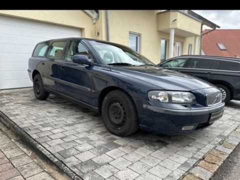 Volvo V70 2.4i 10S 2001 occasion Fr&eacute;jus 83600