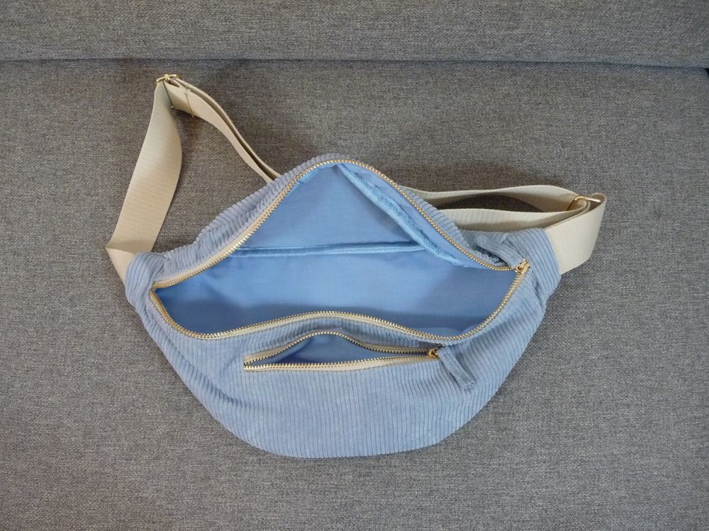 Sac Banane en Velours Bleu Ciel avec 2 Poches Zipp&eacute;es Maroquinerie