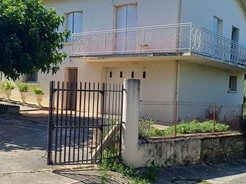   MAISON SAINT AMADOU 09 Maison - 7 pi�ce(s) - 200 m�