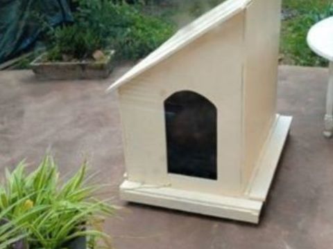 Niche pour chien.(livraison gratuite) 80 30126 Saint-laurent-des-arbres