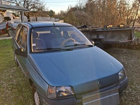 Renault R19 19 1.9 D Prima 1995 occasion Scorb&eacute;-Clairvaux 86140