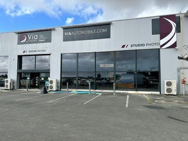 VIA AUTOMOBILE ROYAN, concessionnaire 17