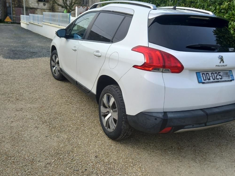Peugeot 2008 1.2 PureTech 82ch BVM5 Allure 2015 occasion Saint-Mard 17700